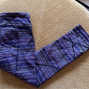 Lululemon Womens  Purple Striped Cropped Leggings- size 6- EUC